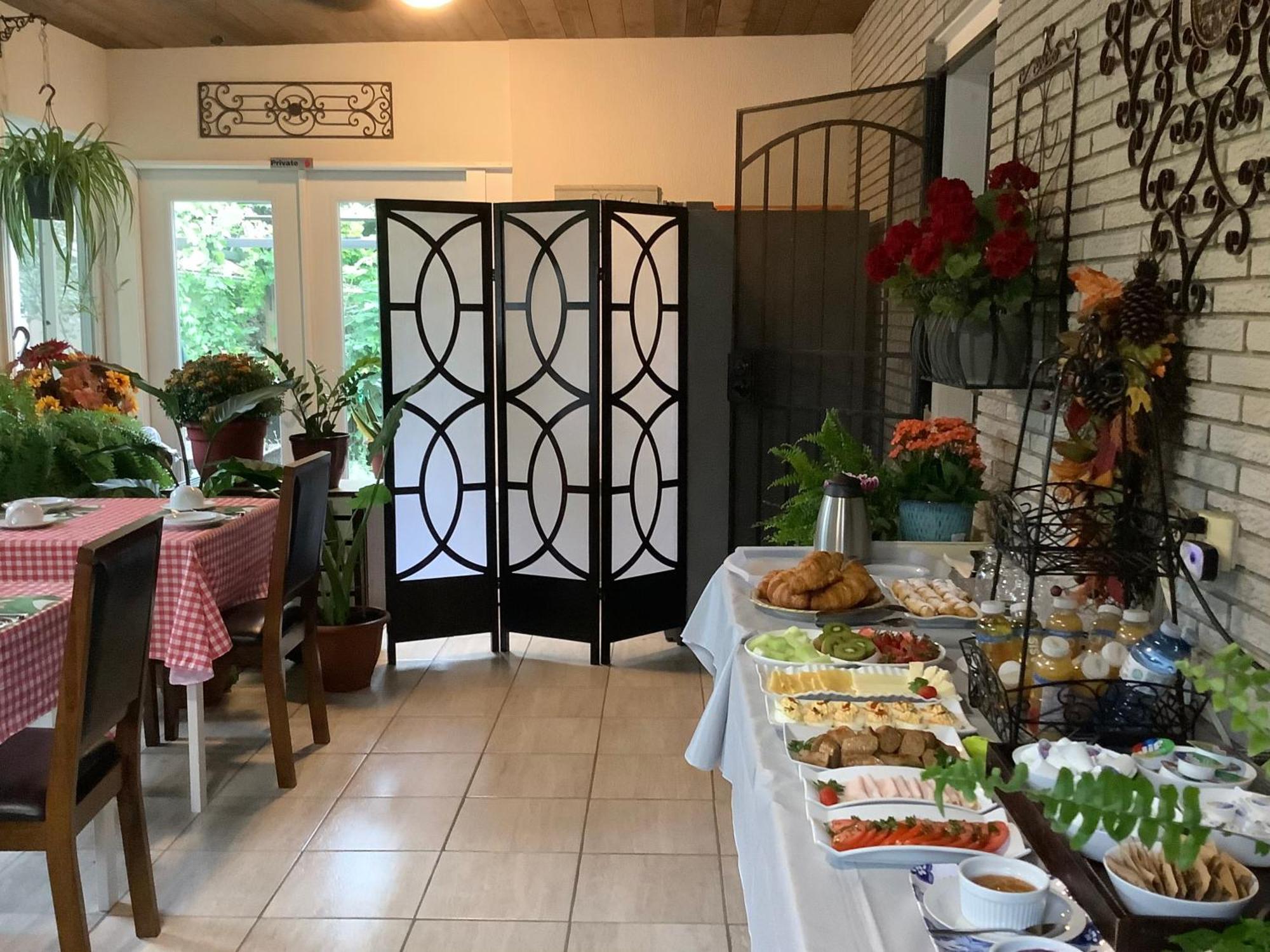 Bed and Breakfast Via Veneto - Old Town Niagara-on-the-Lake Exteriér fotografie