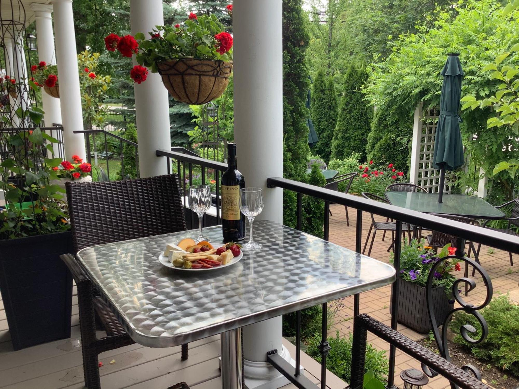 Bed and Breakfast Via Veneto - Old Town Niagara-on-the-Lake Exteriér fotografie