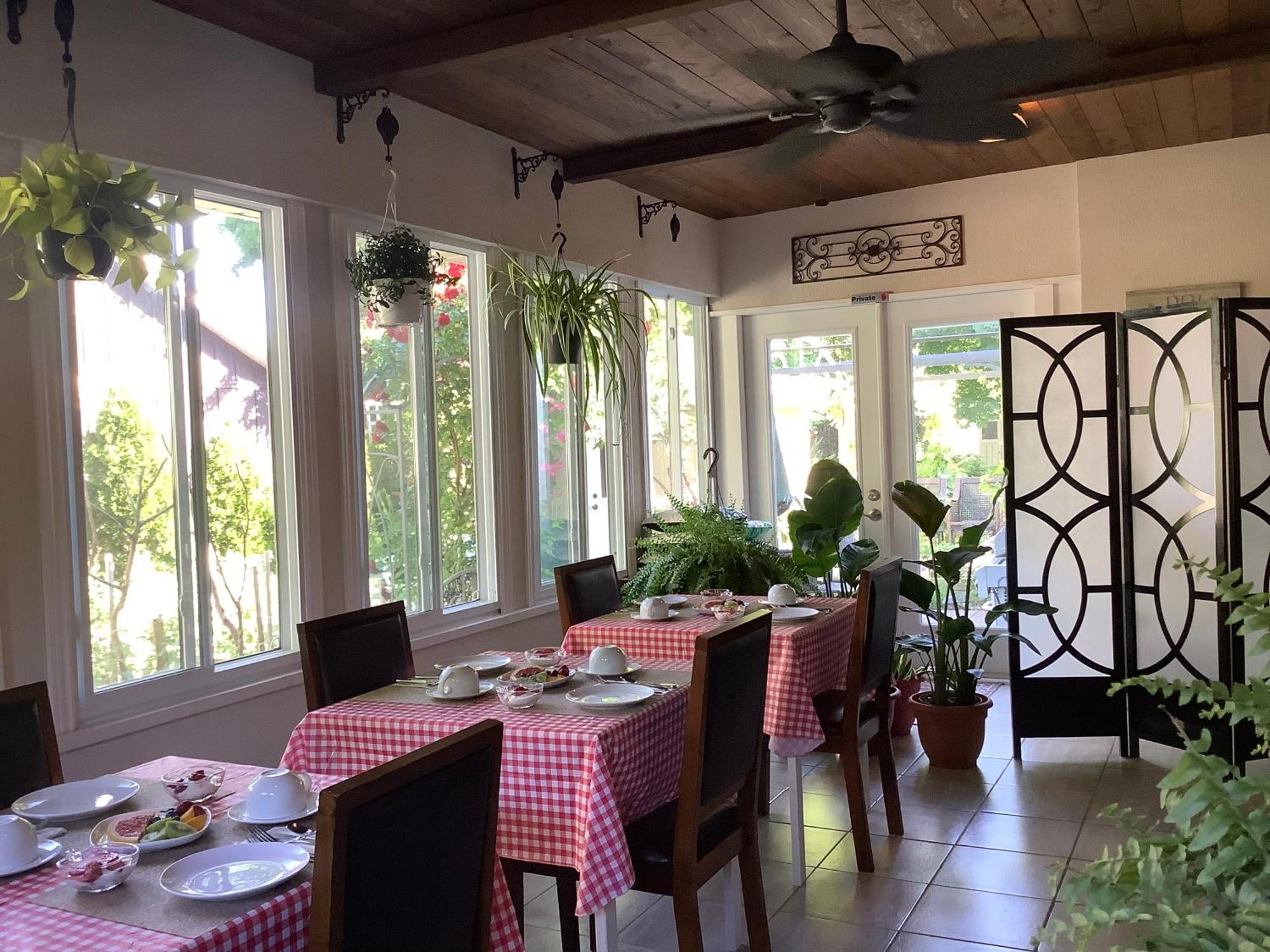 Bed and Breakfast Via Veneto - Old Town Niagara-on-the-Lake Exteriér fotografie
